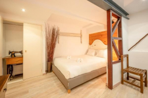 Cozy Getaway in Alfama by LovelyStay
